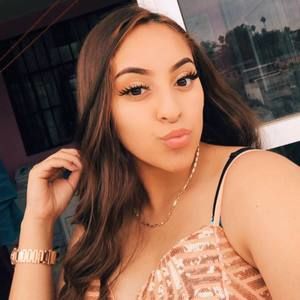 Meet your Posher, Alejandra